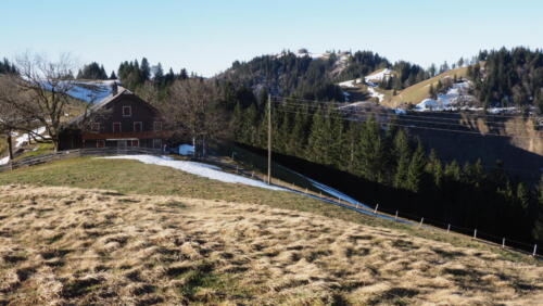Alp Oberänzi (1338 m) mit  Berggasthaus Napf in Sichtweite